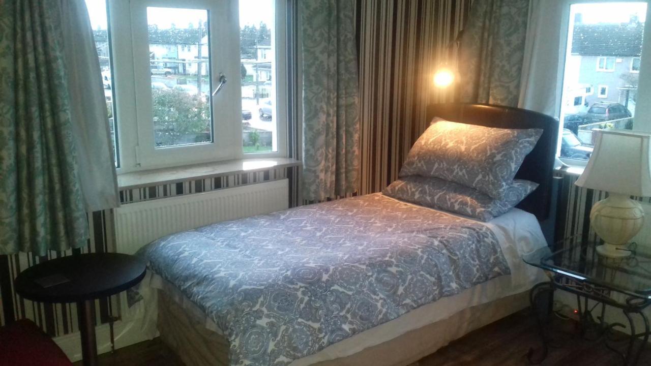 Marie'S Bed And Breakfast Coolock Exteriör bild